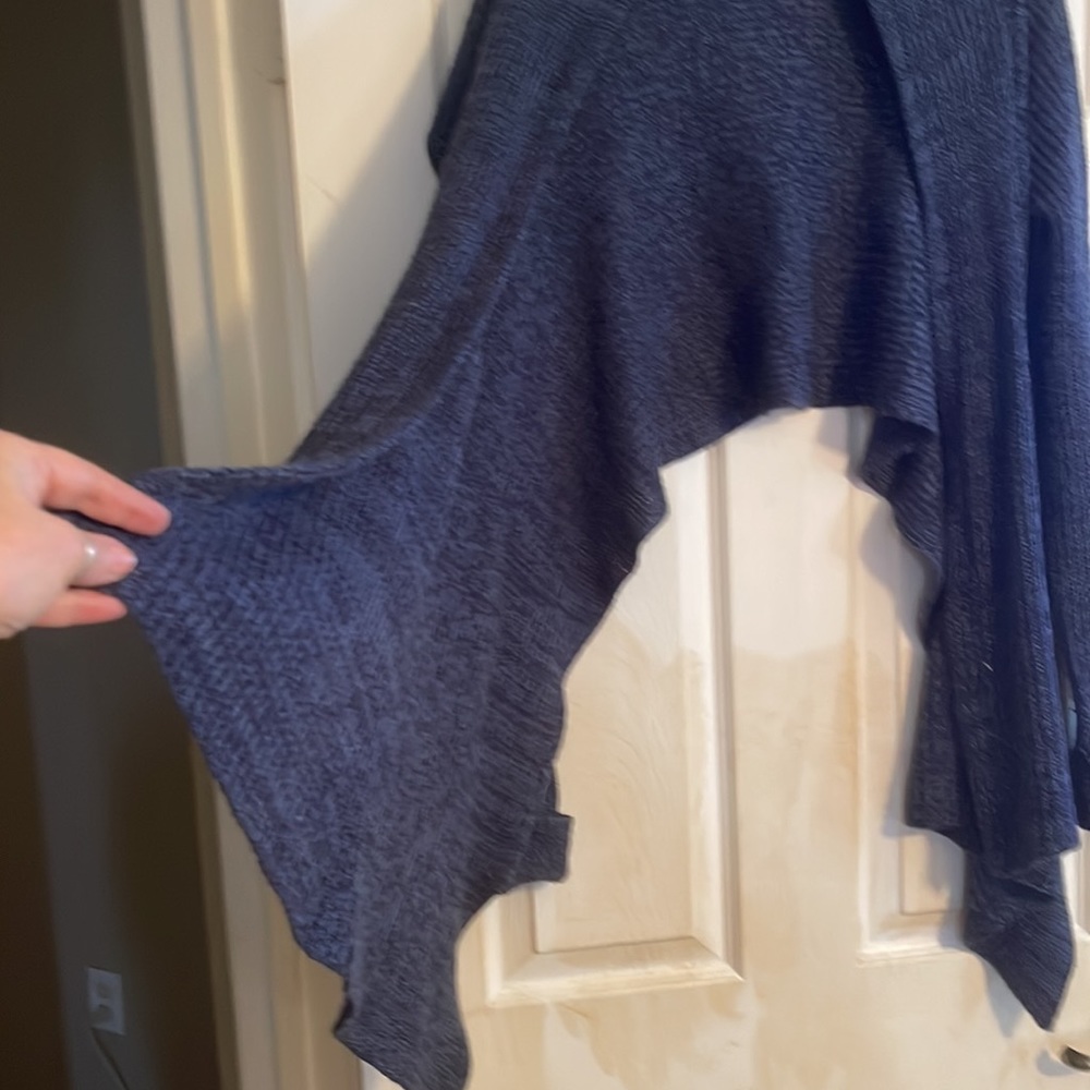 Cardigan - Picture 3 of 4
